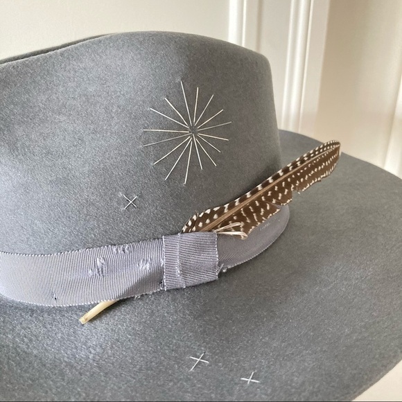NWT Lovely Bird Malibu x Free People Gray Embroidered Distressed Wool Hat Sz S - Picture 8 of 12